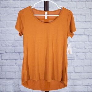 LULAROE • classic t shirt